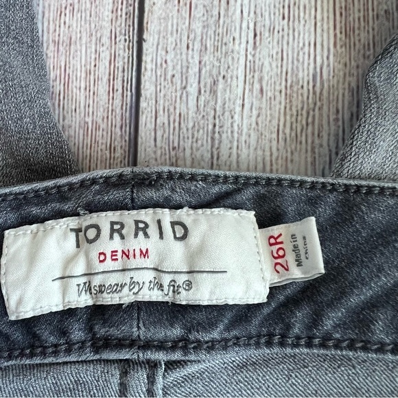 TORRID Ankle Skinny Embroidered Jeans 26R - Picture 4 of 8